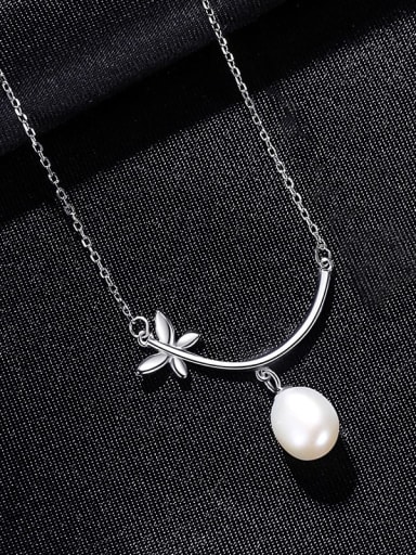 White 8C10 925 Sterling Silver Freshwater Pearl Flower Minimalist Necklace