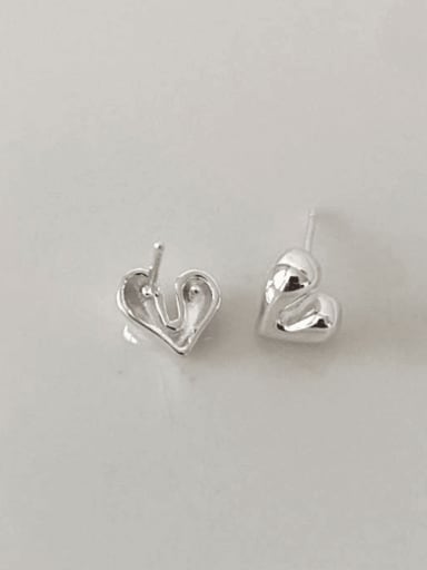Platinum, 1.18g 925 Sterling Silver Heart Minimalist Stud Earring