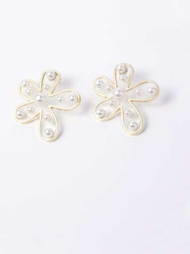 Zinc Alloy Imitation Pearl White Flower Statement Chandelier Earrings