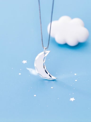 925 Sterling Silver Minimalist Smooth Moon Pendant