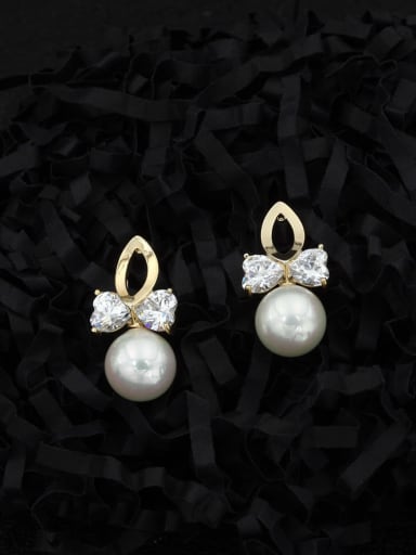 Brass Imitation Pearl White Geometric Classic Stud Earring