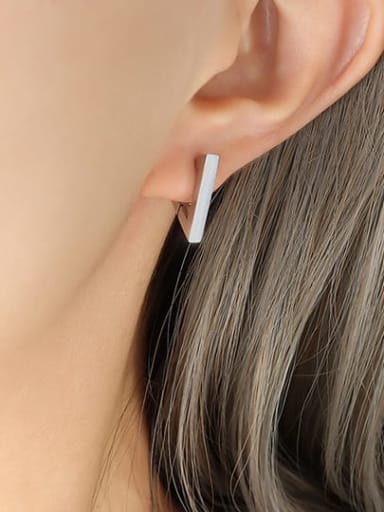 A pair of F339 steel triangle earrings Titanium Steel Geometric Minimalist Huggie Earring