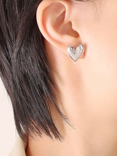 F003 Steel Earrings Titanium Steel Heart Vintage Stud Earring