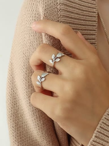 Titanium Steel Minimalist Flower  Ring and Necklace Set