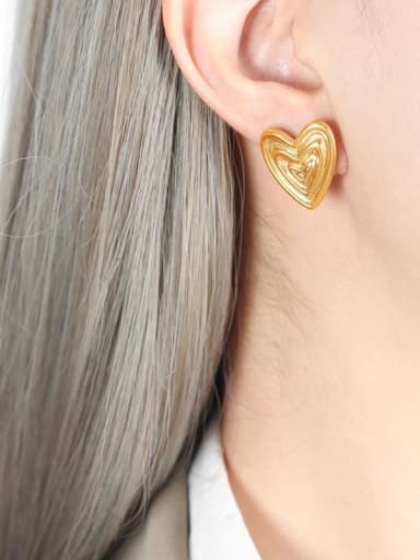 F750 Gold Earrings Titanium Steel Heart Trend Stud Earring