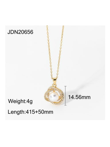 Stainless steel Freshwater Pearl Flower Trend Necklace