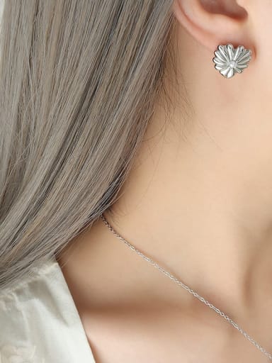 Vintage Flower Titanium Steel Imitation Pearl Earring and Necklace Set