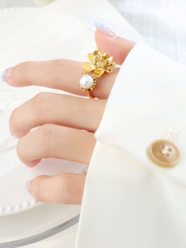 A449 Gold Ring Brass Imitation Pearl Flower Vintage Band Ring