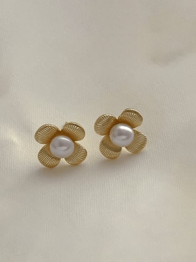 Brass Imitation Pearl Flower Vintage Stud Earring