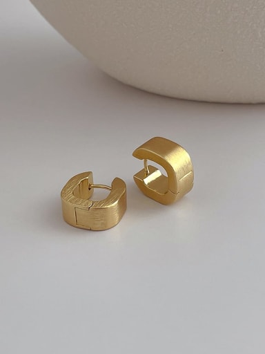 I 340 Gold Brass Geometric Minimalist Huggie Earring