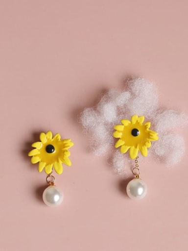 Alloy Imitation Pearl Enamel Flower Cute Stud Earring