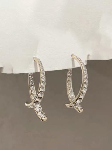 Brass Rhinestone Irregular Trend Staggered Line  Stud Earring