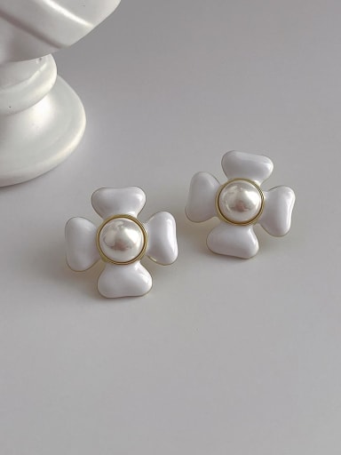 D220 white Brass Enamel Flower Minimalist Stud Earring