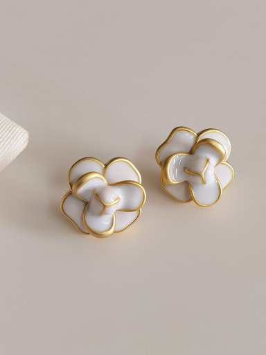 Dumb gold white [ear pin style] Brass Enamel Flower Trend Clip Earring