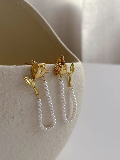 Q123 Gold Brass Imitation Pearl Flower Dainty Stud Earring