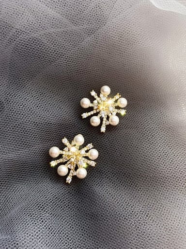 Alloy Imitation Pearl Flower Minimalist Stud Earring