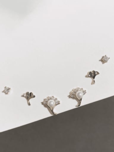 Brass Cubic Zirconia Trend   Leaf Set Stud Earring