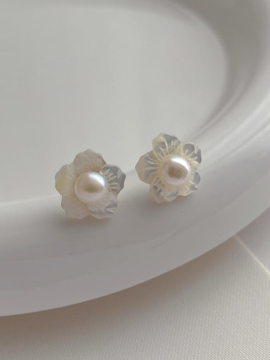 Small Shell Flower Pearl Earrings Brass Shell Flower Minimalist Stud Earring