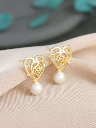 Gold ED66096 Brass Imitation Pearl Flower Dainty Stud Earring