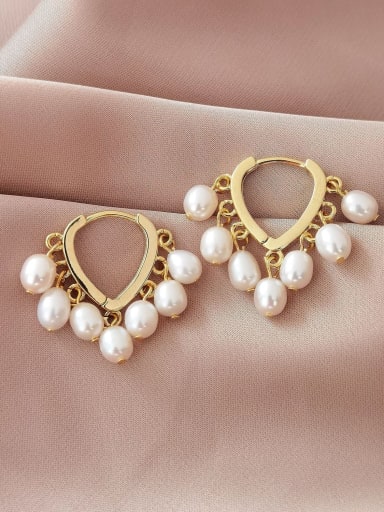Brass Imitation Pearl Heart Minimalist Huggie Earring