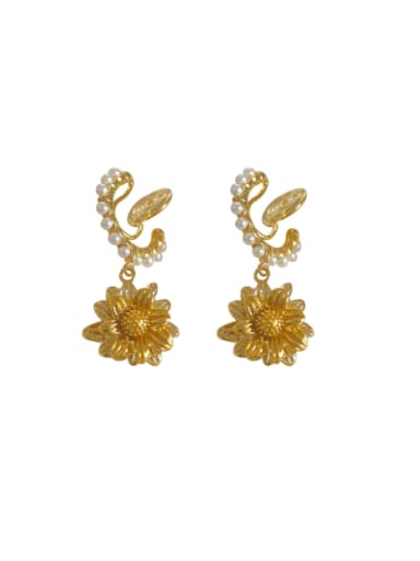 Brass Imitation Pearl Flower Minimalist Clip Earring