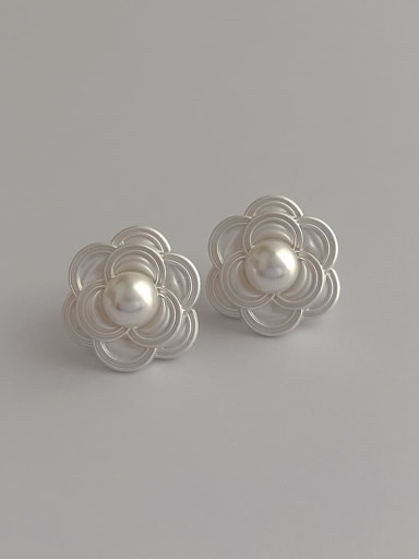 H60 Flower Pearl Brass Flower Minimalist Stud Earring
