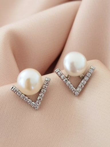 White K  [freshwater pearl] Brass Cubic Zirconia Irregular Minimalist Stud Earring