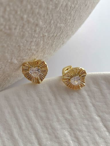 Q137 Gold Brass Cubic Zirconia Heart Minimalist Stud Earring