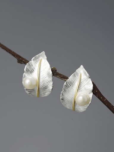 925 Sterling Silver Leaf Artisan Stud Earring