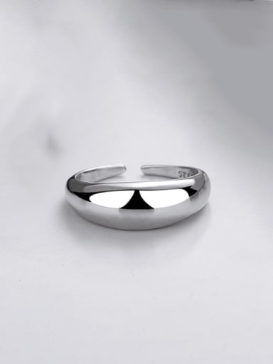 D082 Platinum 2.58 grams 925 Sterling Silver Geometric Minimalist Band Ring