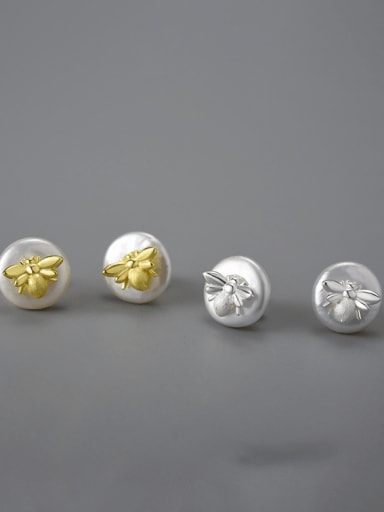 925 Sterling Silver Freshwater Pearl Bee Artisan Stud Earring
