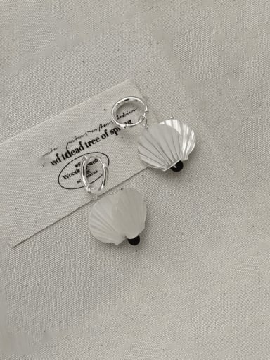 925 Sterling Silver Shell Geometric Vintage Huggie Earring
