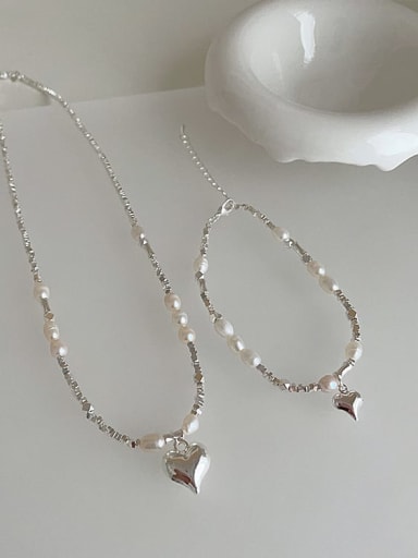 Alloy Freshwater Pearl Heart Dainty Necklace