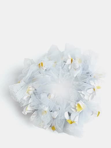Net Yarn Small Daisies Minimalist Flower Hair Barrette