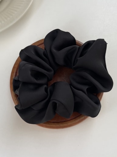 Black Medium 4mm Satin Minimalist Flower Hair Circle