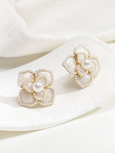 Copper Alloy Imitation Pearl White Enamel Flower Dainty Stud Earring