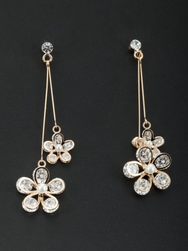 New design Gold Plated Flower Pearl Drop drop Earring in White color