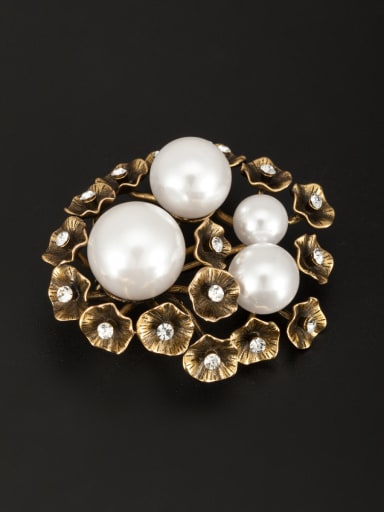 New design Gold Plated Flower Pearl Lapel Pins & Brooche in White color