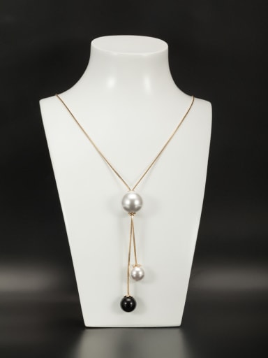 White Round Necklace with Gold Plated Copper Pearl
