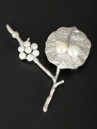 New design Platinum Plated Personalized Pearl Lapel Pins & Brooche in White color