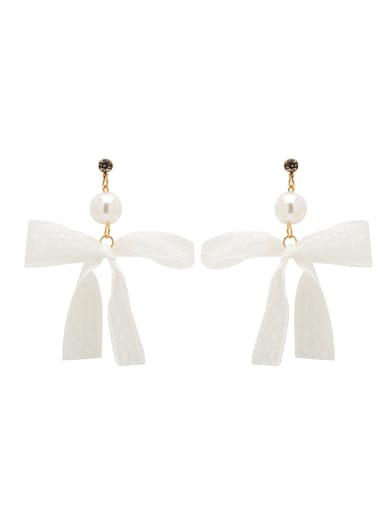 A Gold Plated Nylon Stylish Pearl Drop drop Earring Of Butterfly