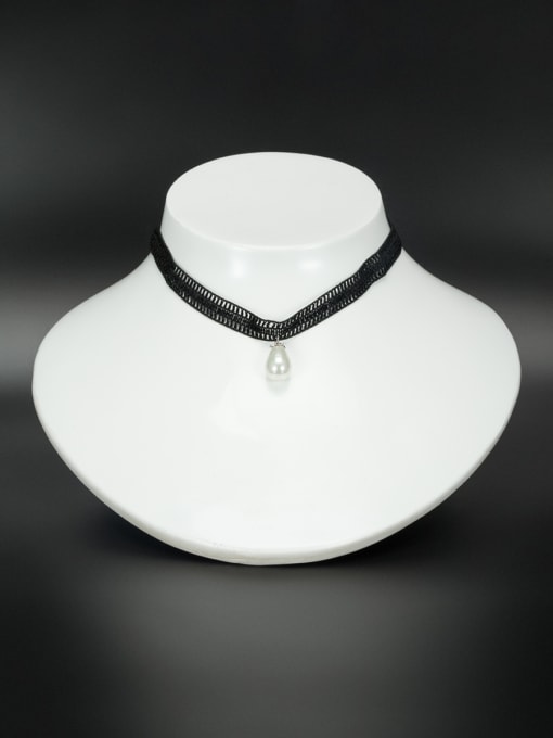 Lauren Mei A Platinum Plated Stylish Pearl Choker Of 0