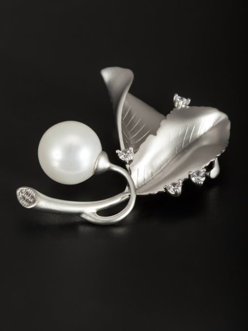 LB RAIDER Platinum Plated  Pearl White Lapel Pins & Brooche