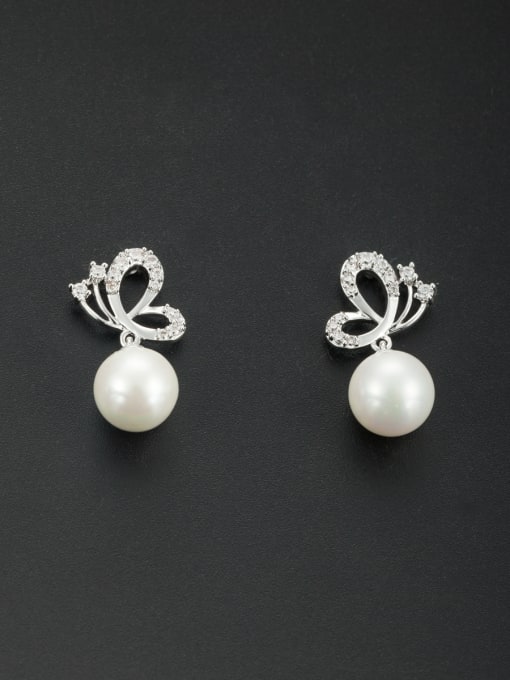 LB RAIDER White Round Studs stud Earring with Platinum Plated Pearl