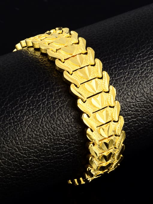 Yi Heng Da Exquisite 18K Gold Plated Geometric Shaped Copper Bracelet 2