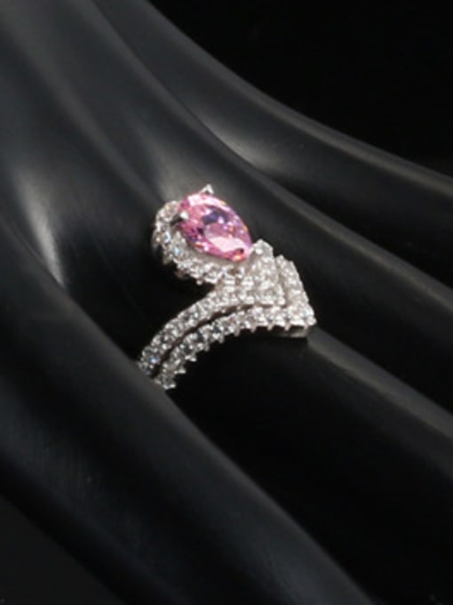 ZK V-shape Pink White Zircons Creative Ring 1