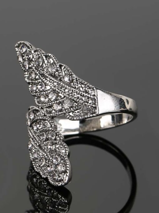 Gujin Personalized Retro style Leaves Grey Rhinestones Alloy Ring 2