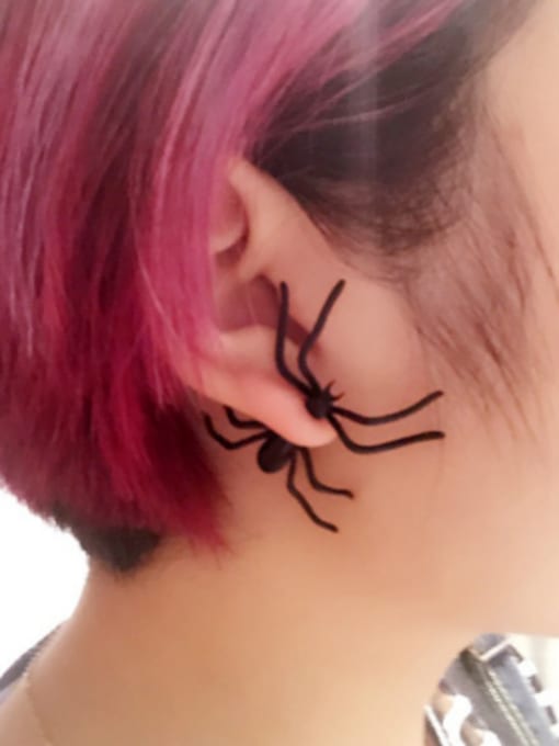 Gujin Personalized Black Spider Alloy Earring 1