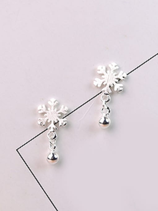 Peng Yuan Fashion Tiny Snowflake Stud Earrings 0
