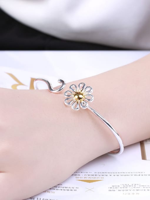 OUXI Simple Hollow Flower Opening Bangle 1